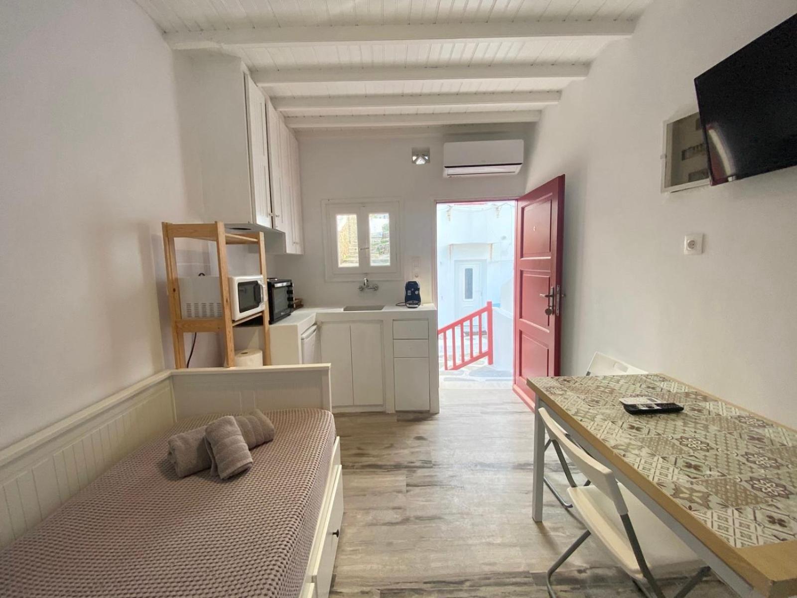 Апартаменты Elenitas Town House With Balcony And Sea View Mykonos Town Экстерьер фото