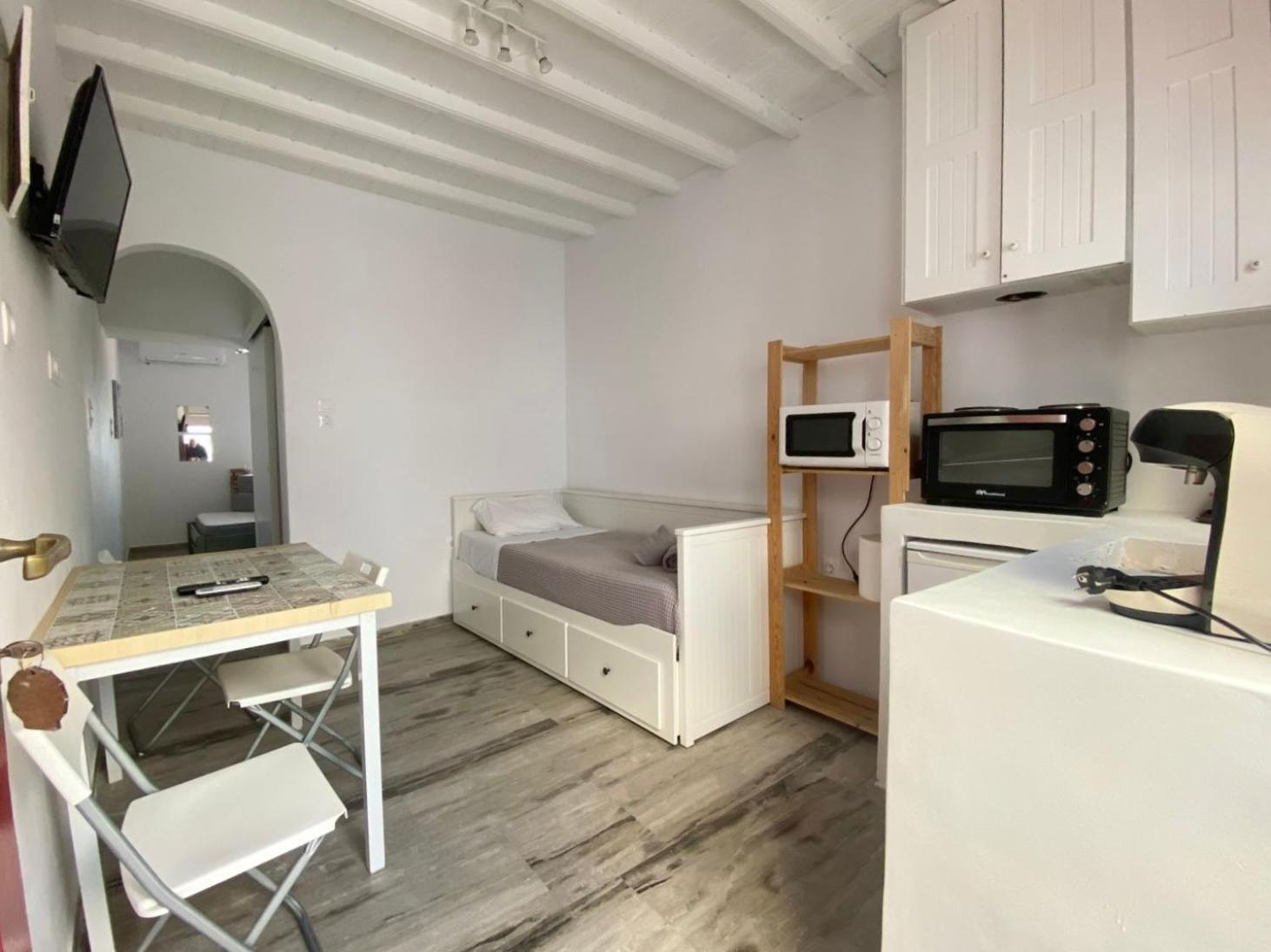Апартаменты Elenitas Town House With Balcony And Sea View Mykonos Town Экстерьер фото